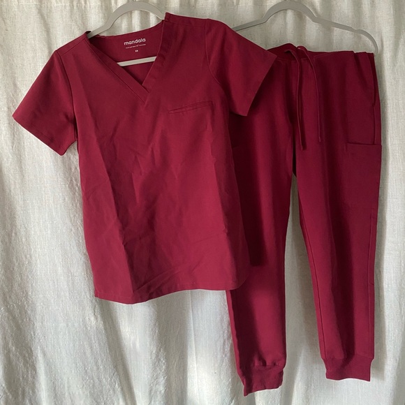 Mandala Burgundy Scrub Set - Picture 1 of 6